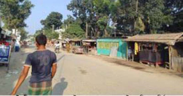 রৌমারীতে হাসপাতাল গেটে সরকারি সম্পদ দখল করে মার্কেট নির্মাণ